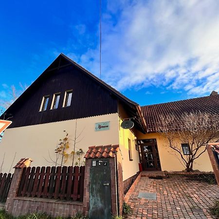 Hotel Vila Morava Liptovský Mikuláš Esterno foto