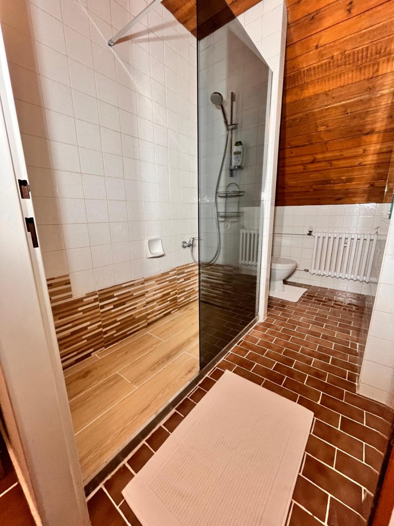 Hotel Vila Morava Liptovský Mikuláš Esterno foto